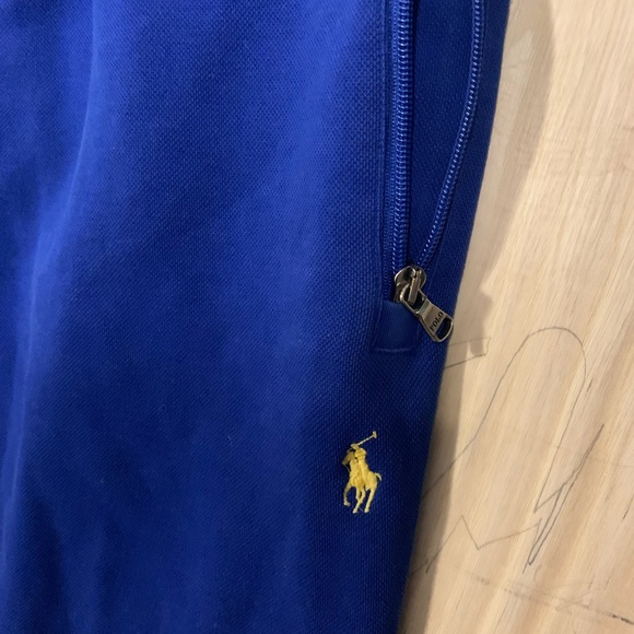 Used, no strings - Picture 3 of 4